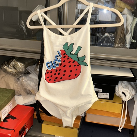 Gucci swim suit - Picture 3 of 5